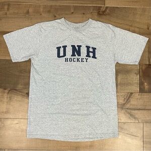 UNH University Of New Hampshire Wildcats Hockey Gray Short Sleeve T Shirt Size L